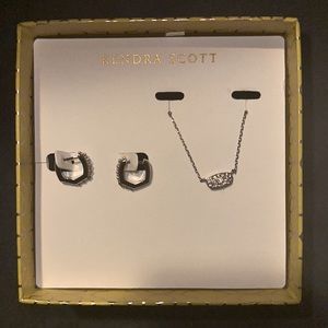 Kendra Scott gift set!